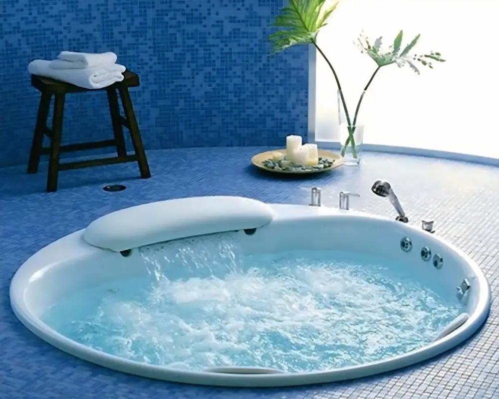 luxurious kohler bathtub for elegant bathrooms
